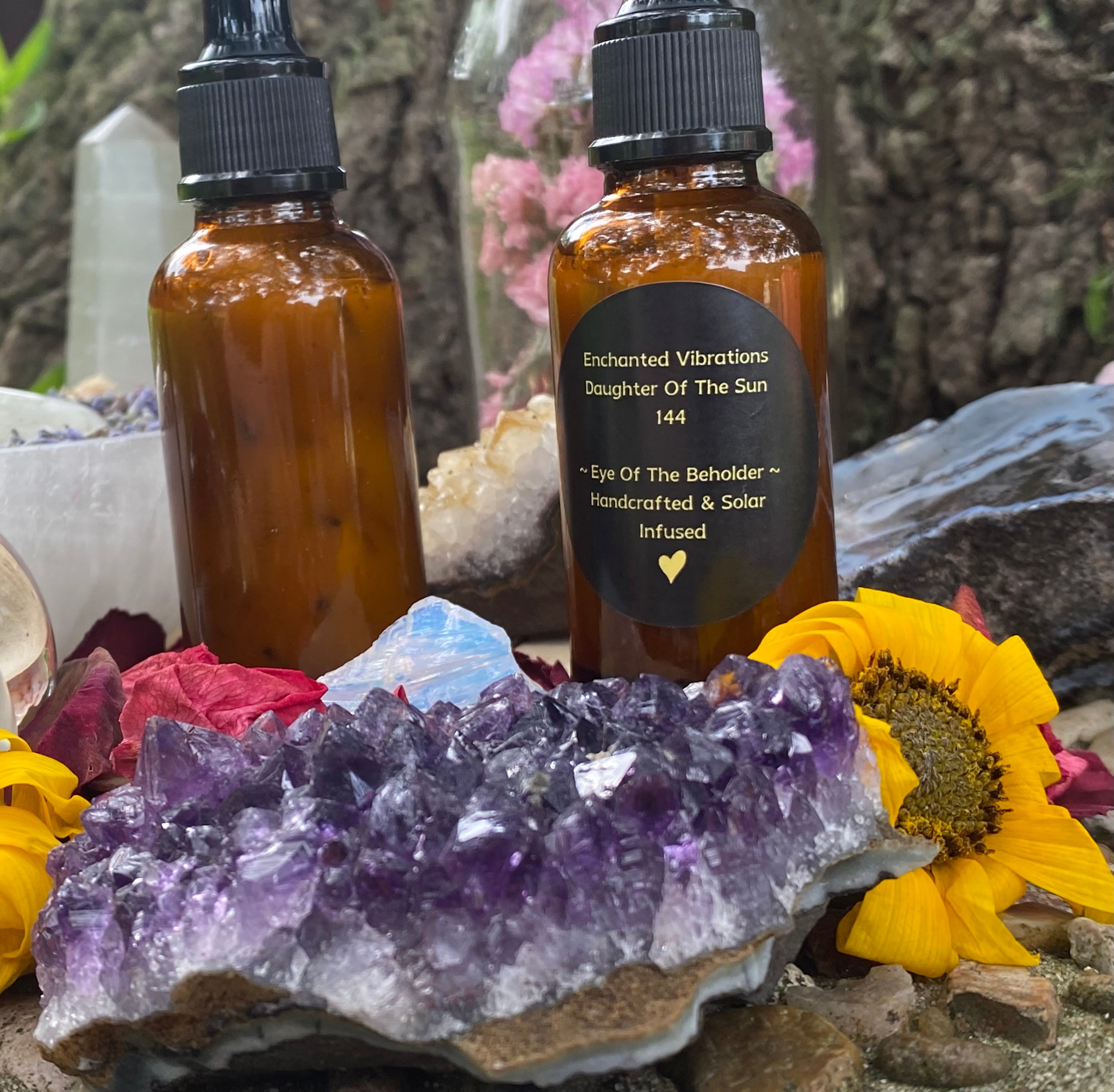 Eye Of The Beholder – Ritual Oil…l ✨ Beauty is in the eye of the beholder, For The Moment You See Yourself Differently!✨