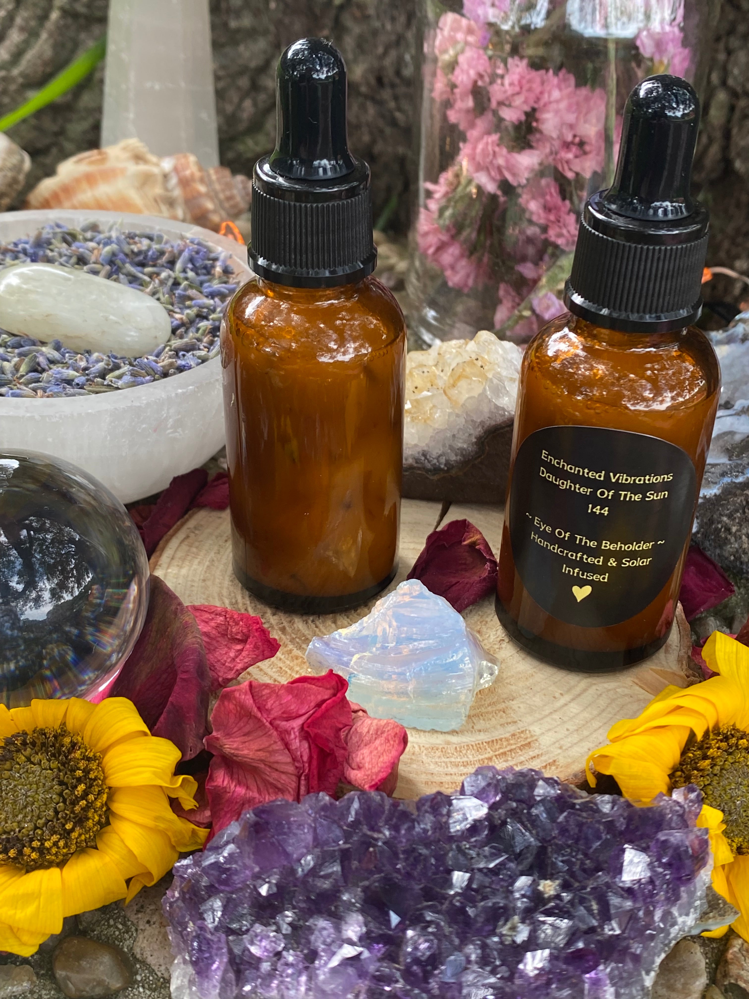 Eye Of The Beholder – Ritual Oil…l ✨ Beauty is in the eye of the beholder, For The Moment You See Yourself Differently!✨